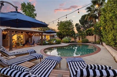 /international/us/8420-cozycroft-winnetka-ca-110107939526/
