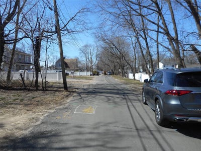 /international/us/45-brewster-lane-amityville-ny-110096306451/