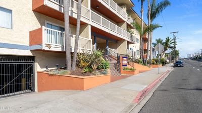 /international/us/1707-pacific-coast-highway-hermosa-beach-ca-110107395530/