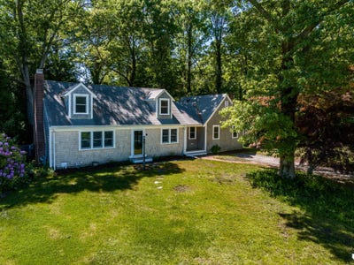 /international/us/52-ellis-circle-yarmouth-port-ma-110108411591/