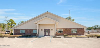 /international/us/219-station-street-jacksonville-nc-110103760432/