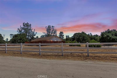 /international/us/4281-blue-road-creston-ca-110101140768/