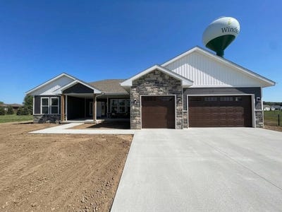 /international/us/6712-honey-bee-court-deforest-wi-110105202276/