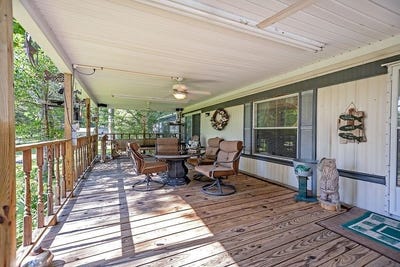/international/us/369-mulberry-lane-zavalla-tx-110106761032/