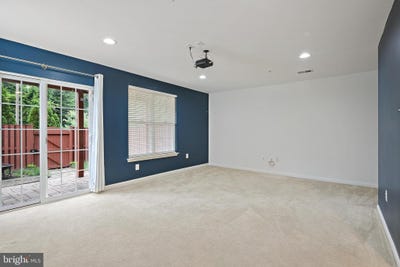 /international/us/8302-jennel-court-severn-md-110100345092/