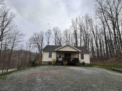 /international/us/640-elliott-avenue-belington-wv-110098575212/