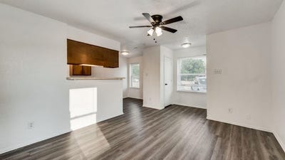/international/us/5109-herrick-court-haltom-city-tx-110097351464/