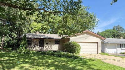 /international/us/421-warren-drive-rockford-il-110109160312/