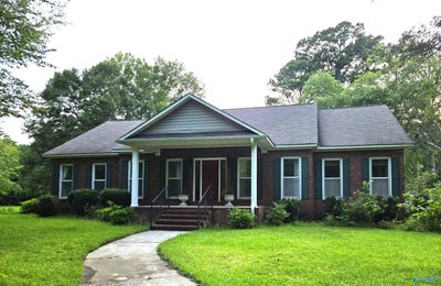 /international/us/1104-beverly-street-ne-hartselle-al-110109070180/