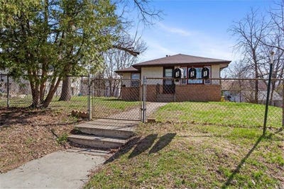 /international/us/5347-4th-street-ne-fridley-mn-110107379096/