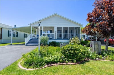 /international/us/3-blackbird-street-tiverton-ri-110108543572/