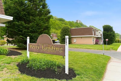 /international/us/321-shore-drive-highlands-nj-110108125218/