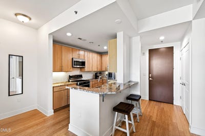 /international/us/140-w-franklin-street-chapel-hill-nc-110107513588/