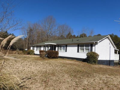 /international/us/15364-hwy-forty-nine-clarksville-va-110108179971/