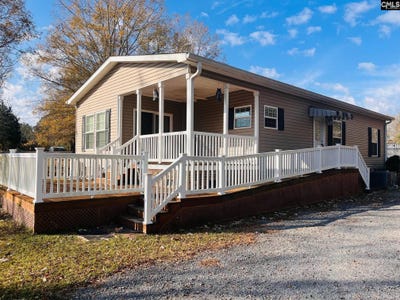 /international/us/139-harbors-end-drive-saluda-sc-110103737959/