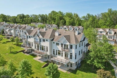 /international/us/19-summit-dr-north-caldwell-boro-nj-110099987227/