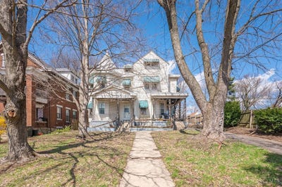 /international/us/2222-lawn-avenue-norwood-oh-110107985335/