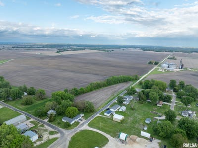 /international/us/1st-street-abingdon-il-110107721929/