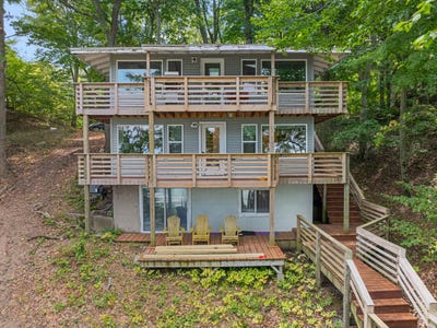 /international/us/5959-lake-harbor-road-muskegon-mi-110108588873/