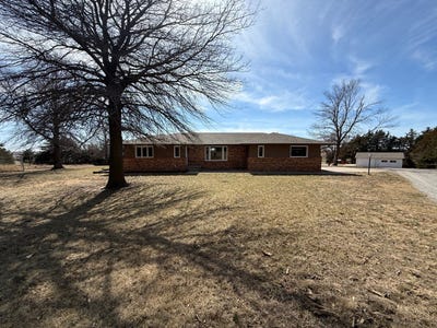 /international/us/5849-road-r-hebron-ne-110107452369/