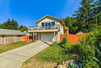 /international/us/199-spring-road-166-debbie-lane-shelter-cove-ca-110104785107/