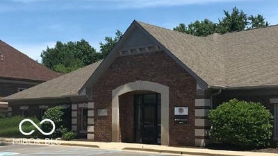 /international/us/373-meridian-parke-lane-greenwood-in-110105392526/