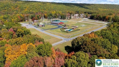 /international/us/32-lake-valley-drive-hazle-twp-pa-110106680558/