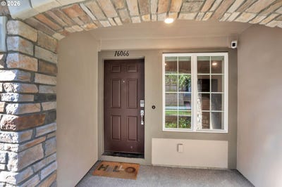 /international/us/16066-nw-frog-ln-portland-or-110107536140/