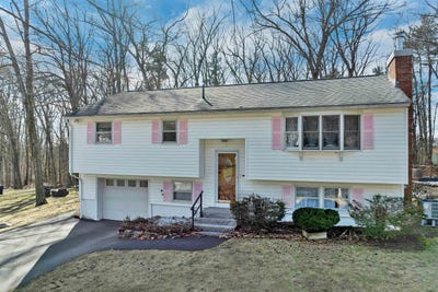 /international/us/51-bedard-avenue-derry-nh-110106374517/