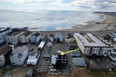 /international/us/415-ocean-boulevard-hampton-nh-110106698015/