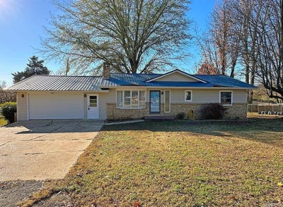 /international/us/924-dixie-street-mountain-home-ar-110107338795/