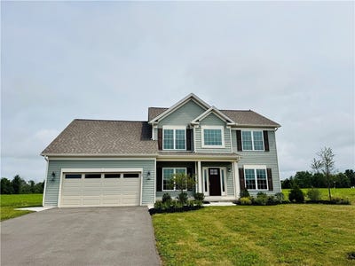 /international/us/155-jade-creek-drive-greece-ny-110109702283/