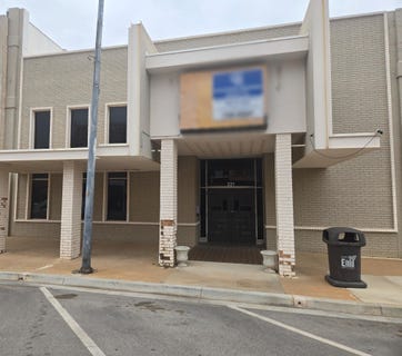 /international/us/221-w-randolph-enid-ok-110105040123/