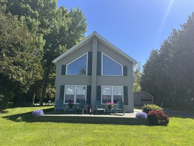 /international/us/483-cumberland-head-road-plattsburgh-ny-110108471166/