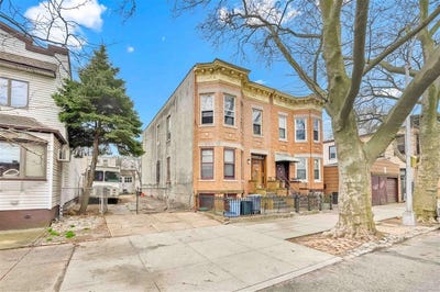 /international/us/79-38-77th-avenue-glendale-ny-110099036831/