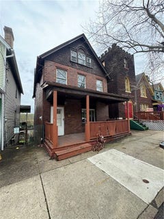 /international/us/117-s-5th-st-duquesne-pa-110098759326/?lang=en