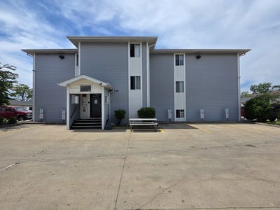 /international/us/3170-w-monroe-street-waukegan-il-110108427102/
