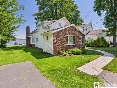 /international/us/138-w-lake-road-mayville-ny-110107304698/