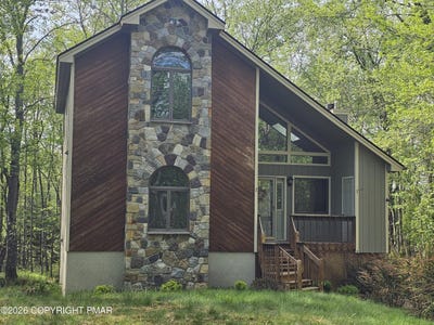 /international/us/157-cardinal-lane-pocono-lake-pa-110108198296/