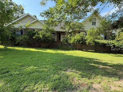 /international/us/754-cherokee-hills-rd-douglas-ga-110100751358/