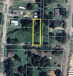 /international/us/1202-maple-street-bonham-tx-110101362035/