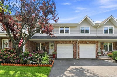 /international/us/10-sprucewood-boulevard-central-islip-ny-110109786941/