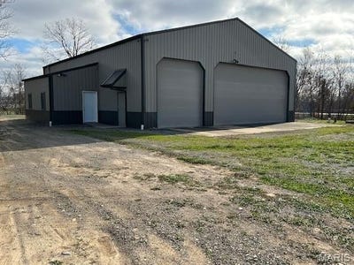 /international/us/5841-county-road-205-cape-girardeau-mo-110106025602/