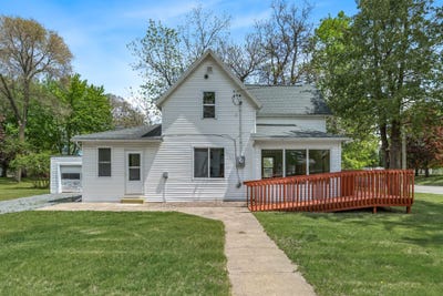 /international/us/1503-stout-road-se-menomonie-wi-110108230637/