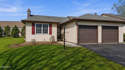 /international/us/38-dorlon-drive-queensbury-ny-110107693402/