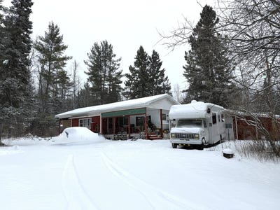 /international/us/16990-moores-landing-road-lachine-mi-110103989376/