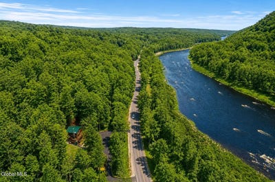 /international/us/1487-river-road-warrensburg-ny-110108538720/