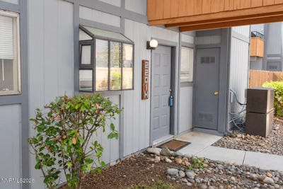 /international/us/2201-kietzke-lane-reno-nv-110110168081/