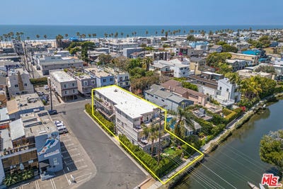 /international/us/3000-grand-canal-venice-ca-110107806853/