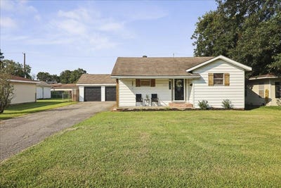 /international/us/3034-maple-avenue-groves-tx-110101480416/